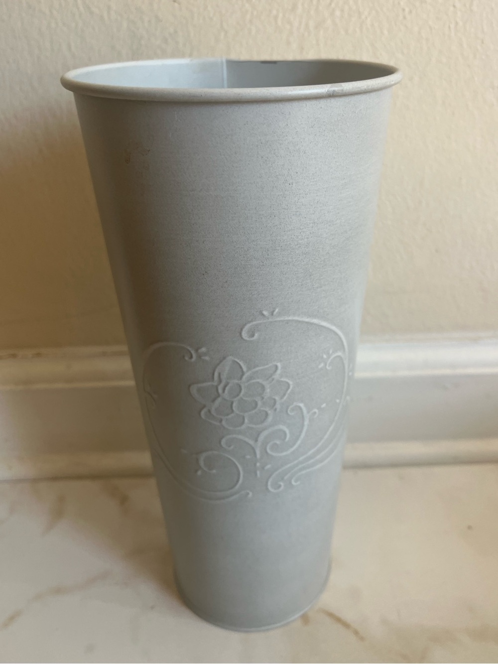 Venice Beach Cayambe Bouqs Tall Flower Vase Metal 9.25" Tall - Hardly Used